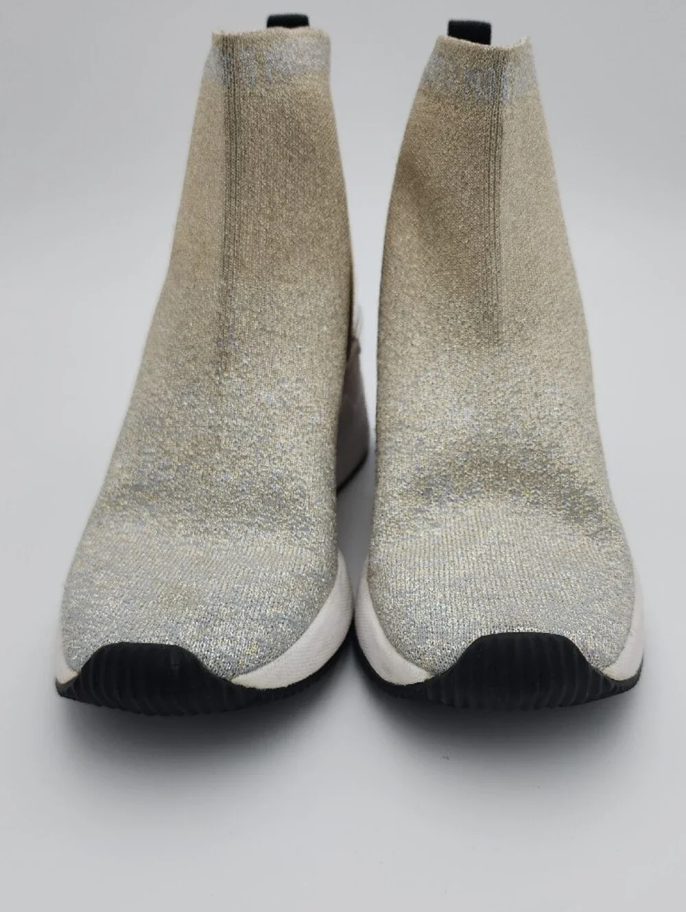 Michael Kors Size 6 Women's Metallic Knit Slip-On Sneakers‎ - Gold And Silver